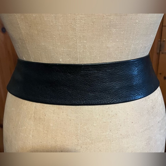 Anne Klein Leather Belt - Picture 2 of 7